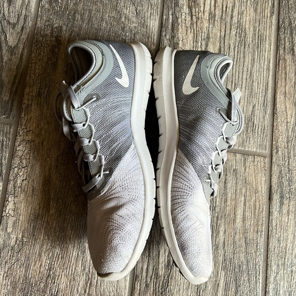 Nike training shoes - Picture 3 of 6